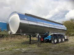 Tank  Capacity 28.000 litres, Compartments Nº: 4, Year of Manufacture: 1992, Plate Nº: BU-02168-R (RENOVACION TUNEL, ATP CADUCIDAD EN 2024)
